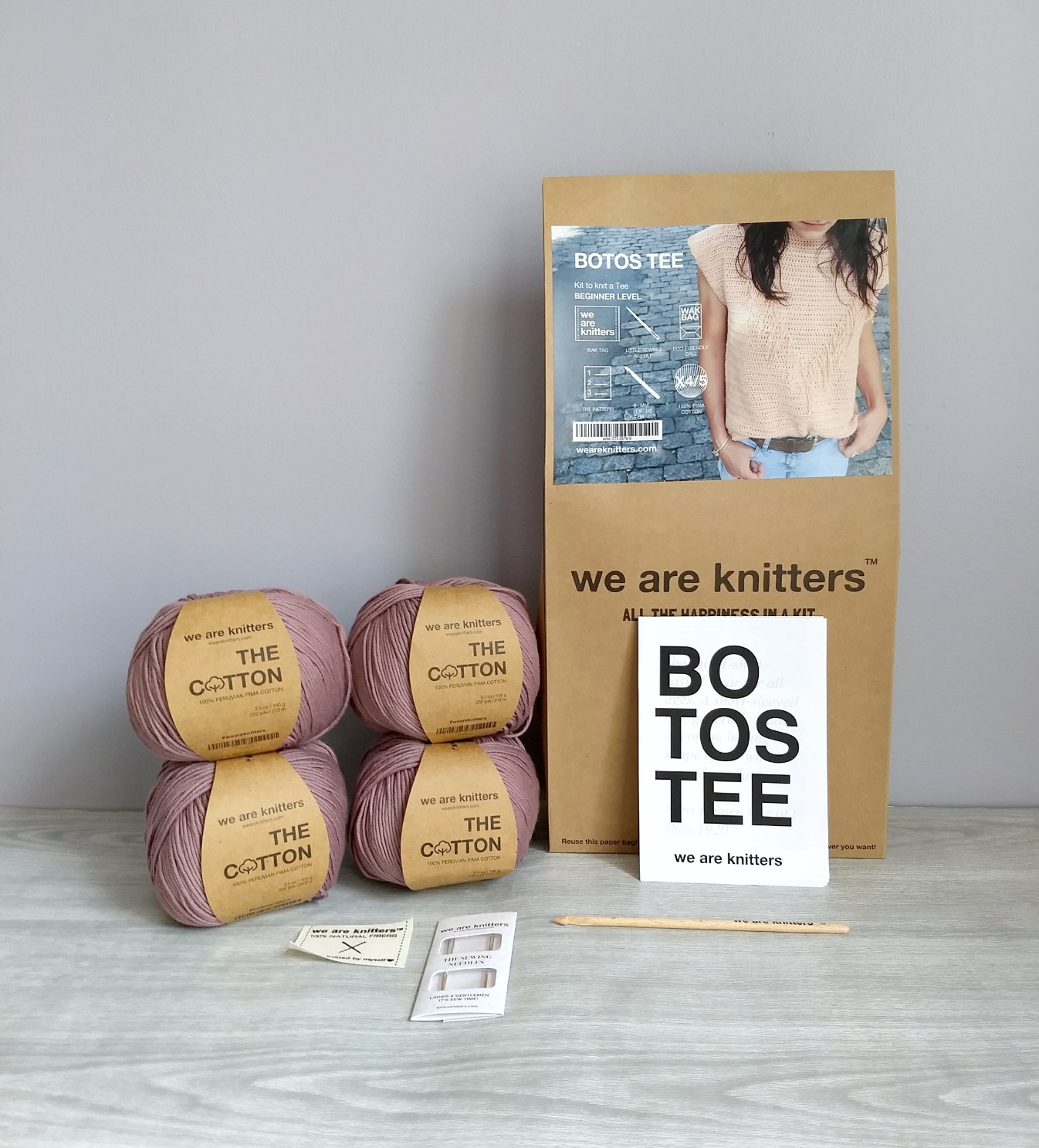 Botos Tee